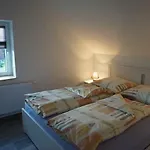 Lusatia Am Toepfer 度假居 *